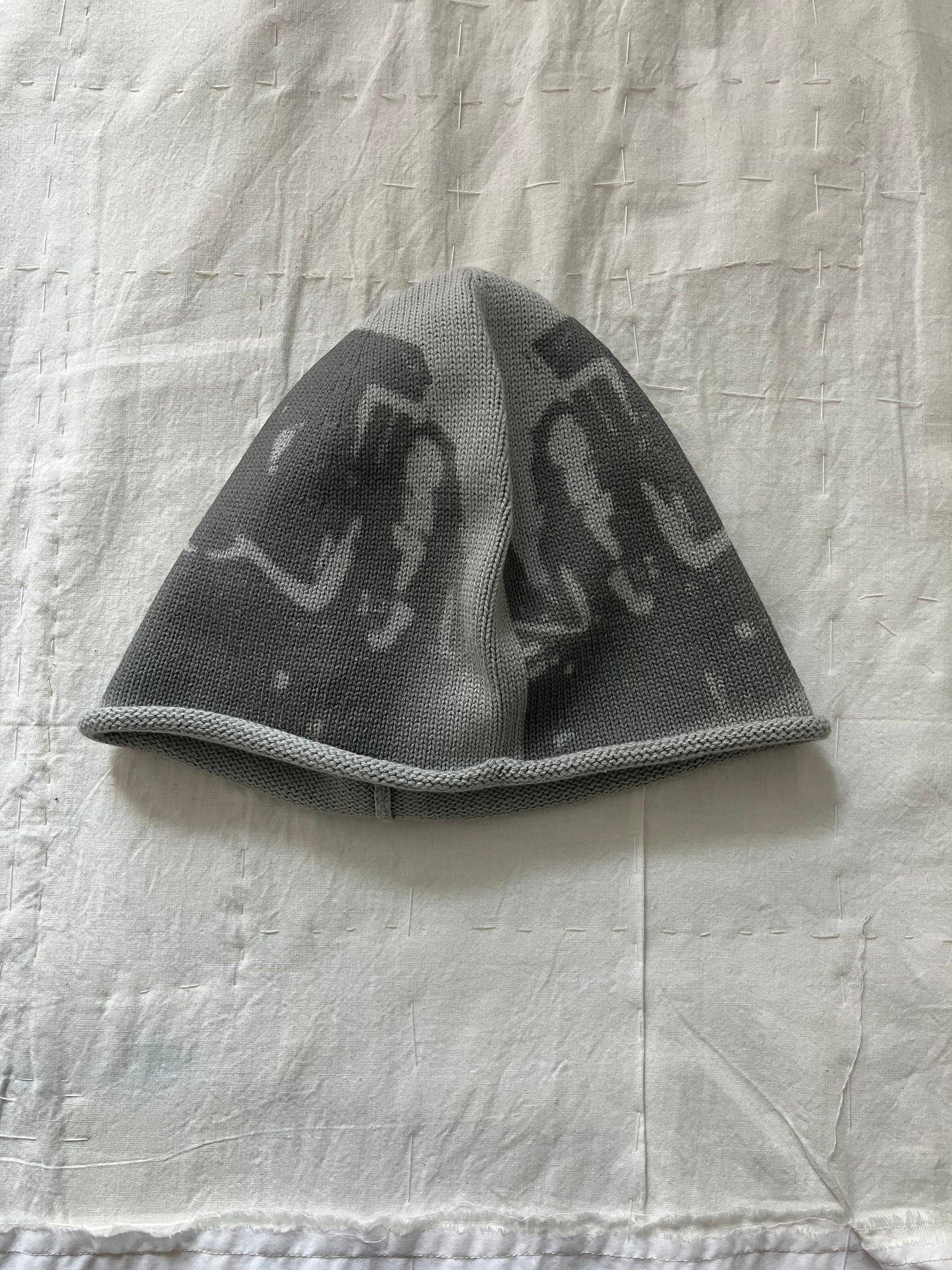 LOVETHANKS - SYMMETRY BEANY - GRAY