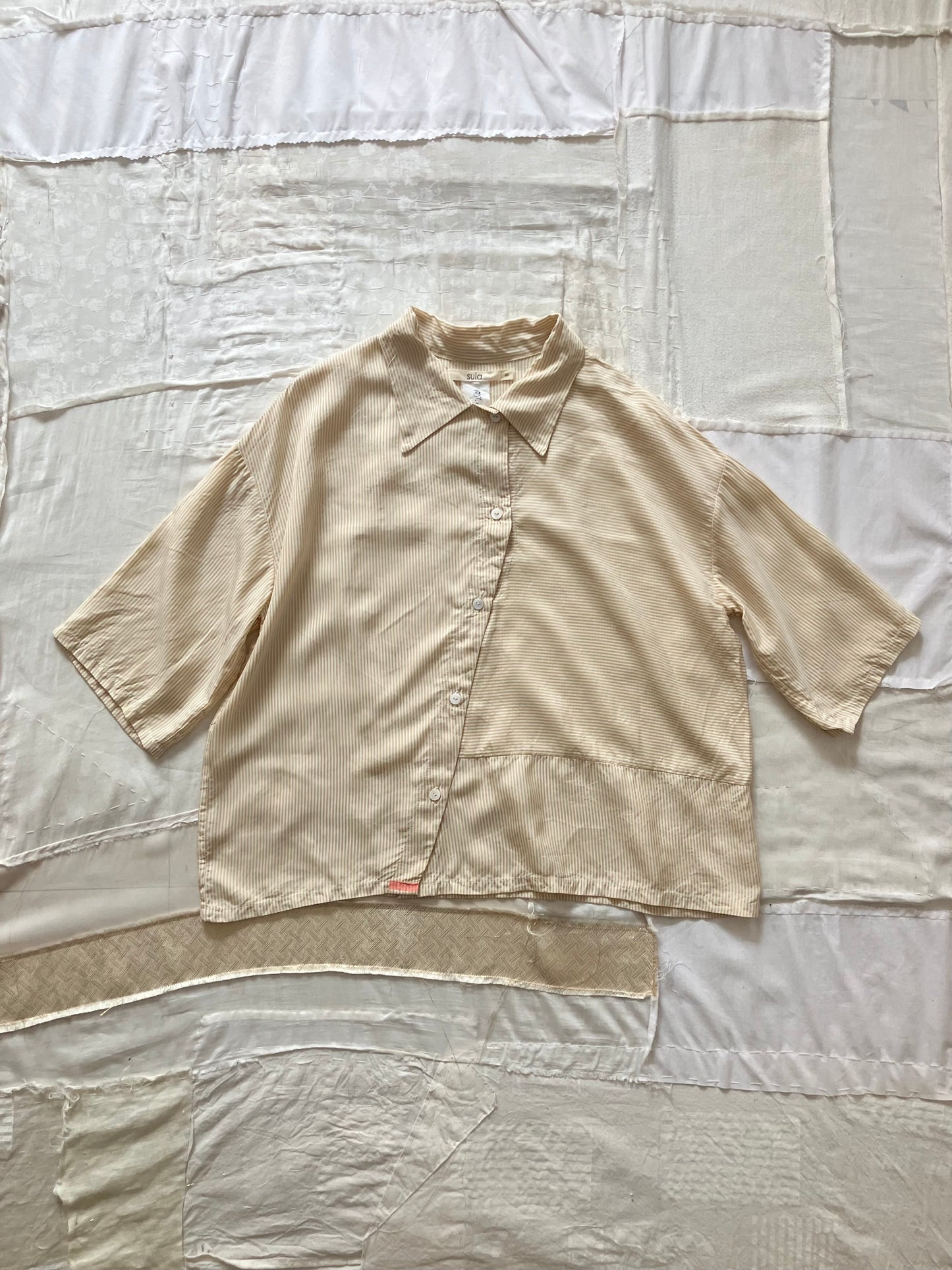 sula - clean patch shirt - gold & cream stripy turchi