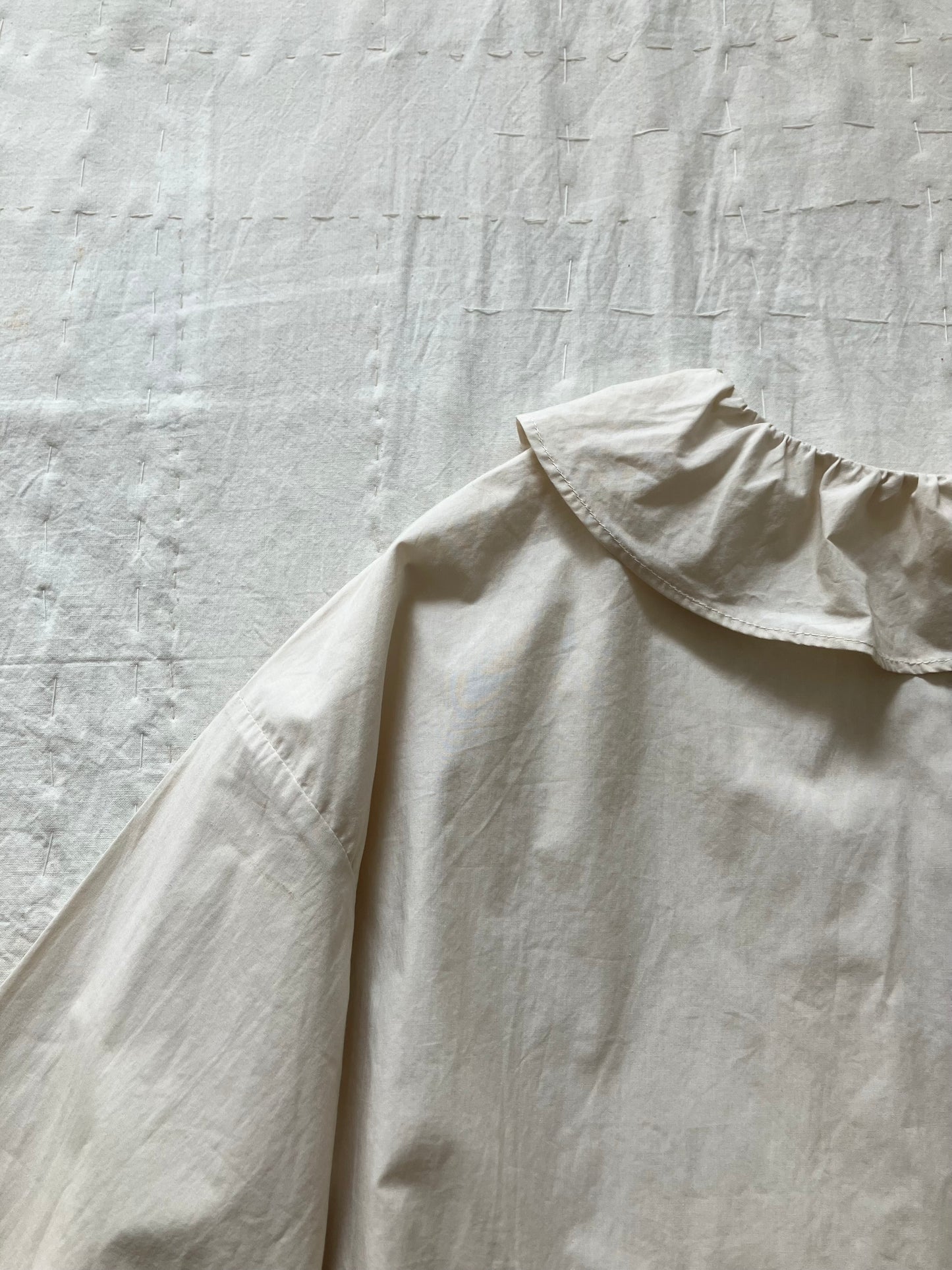 sula - pucked collar blouse - alabaster