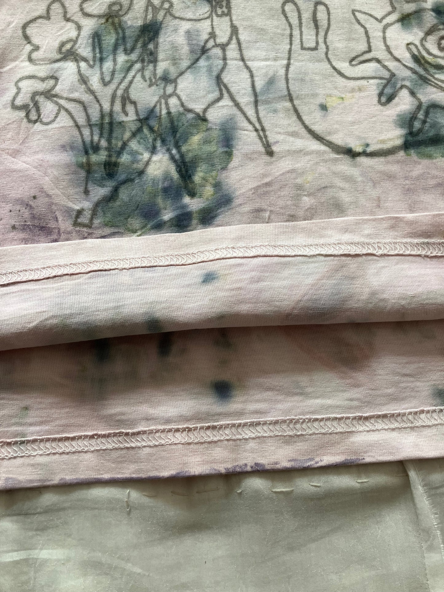 EIRINN HAYHOW - FOREST FAIRIE WITH SNAIL AND SUN TSHIRT 2 with bio flower patch
