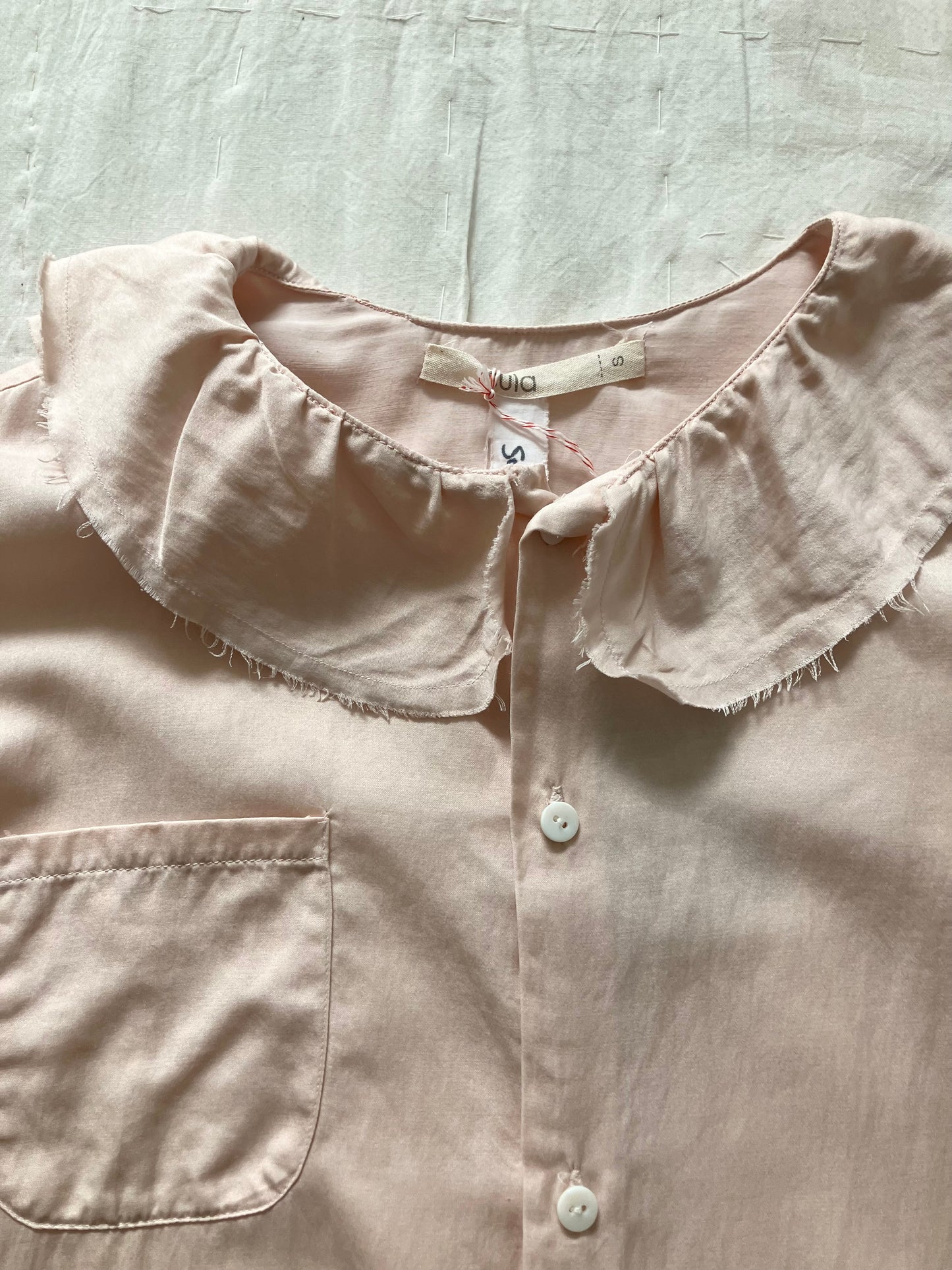 sula - pucked collar blouse - silk cotton satin - silver peony