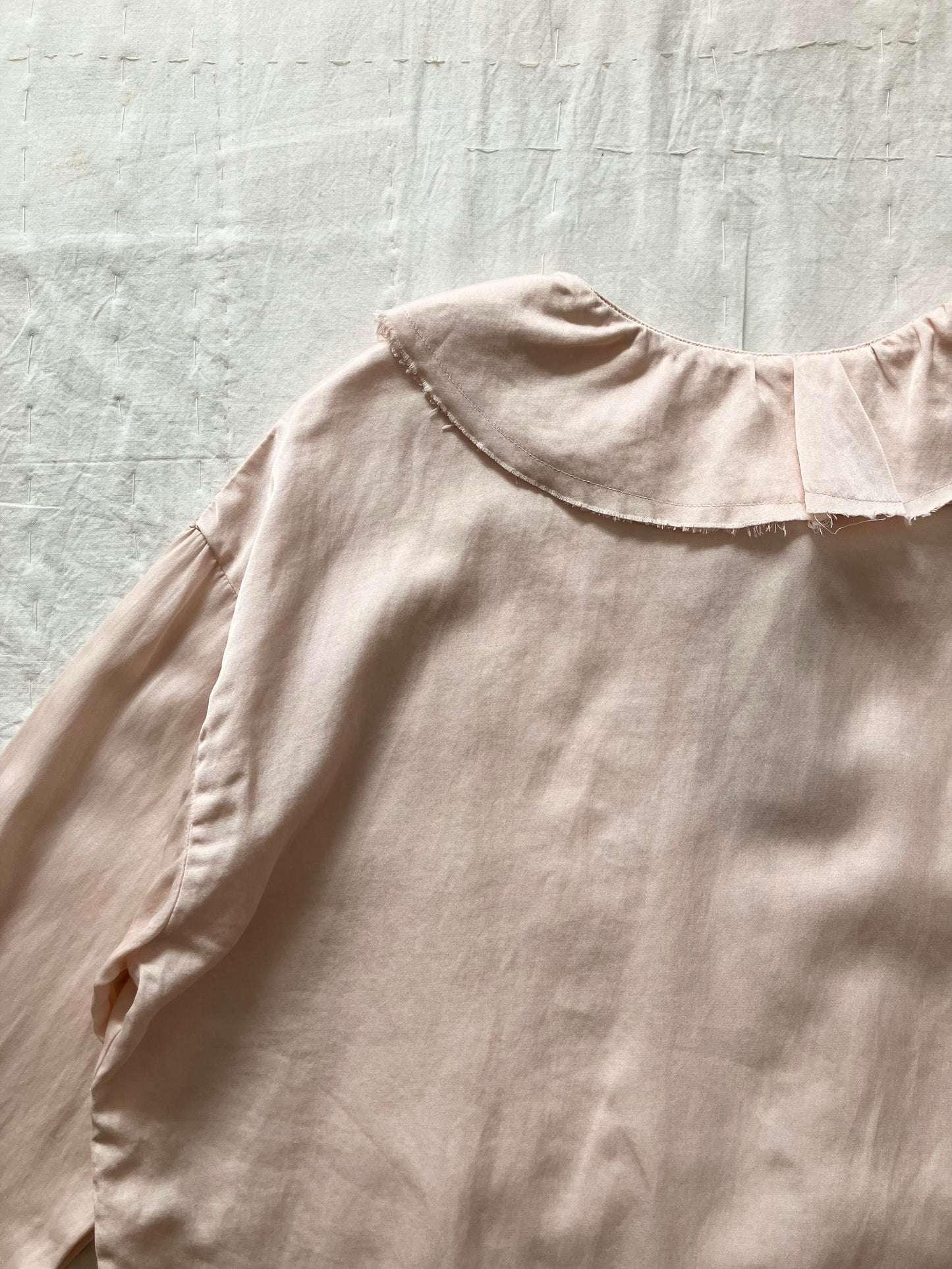 sula - pucked collar blouse - silk cotton satin - silver peony