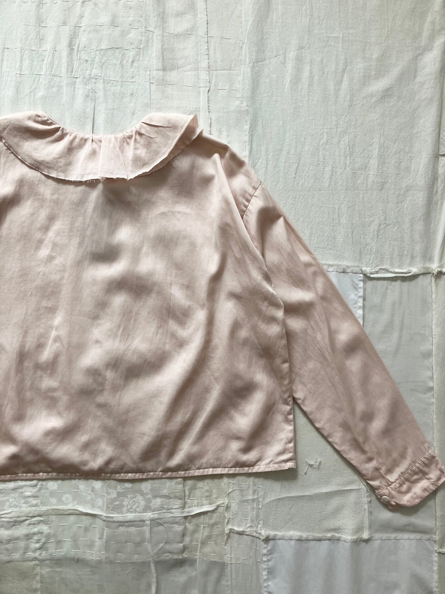 sula - pucked collar blouse - silk cotton satin - silver peony