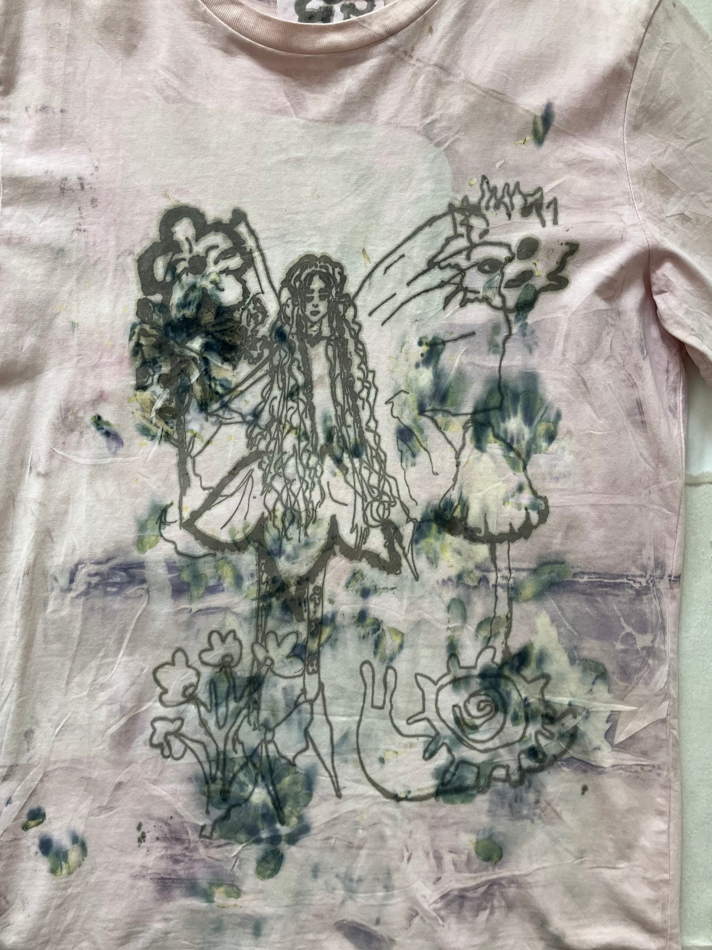 EIRINN HAYHOW - FOREST FAIRIE WITH SNAIL AND SUN TSHIRT 2 with bio flower patch