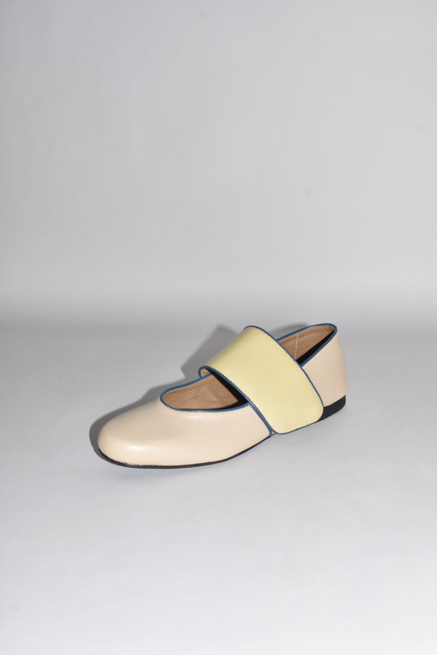 JOS MUNDO - GROTTO FLAT IN CUSTARD