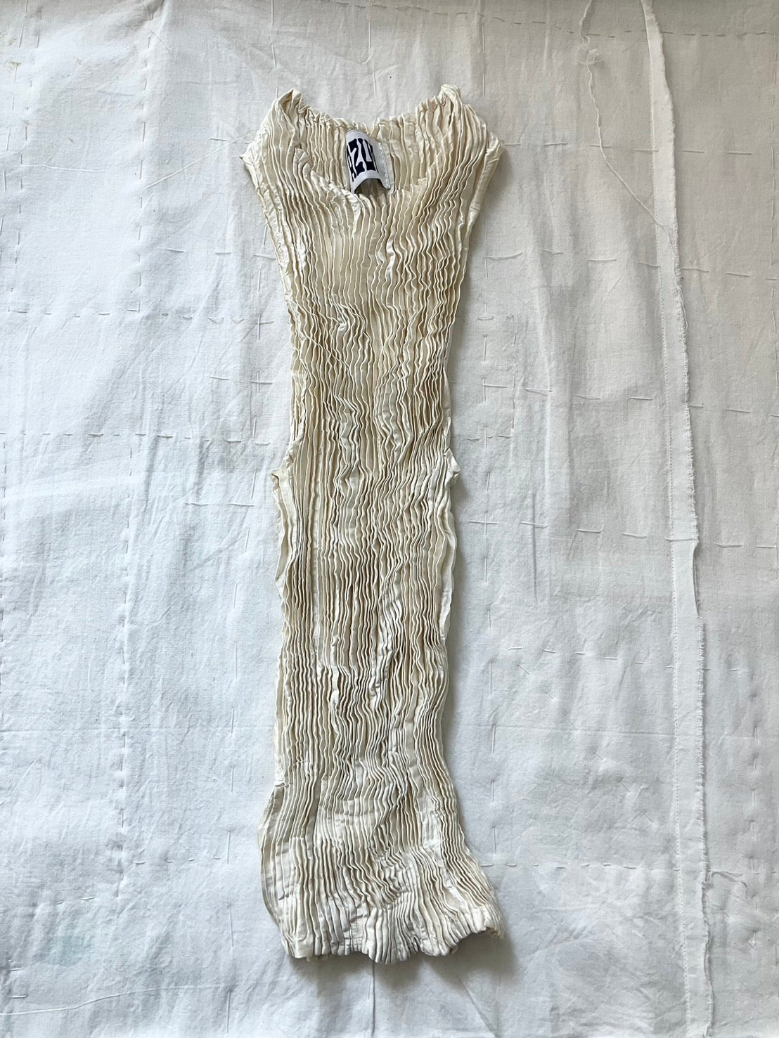 AZUR - Plissé Silk Tank Top - Off-White