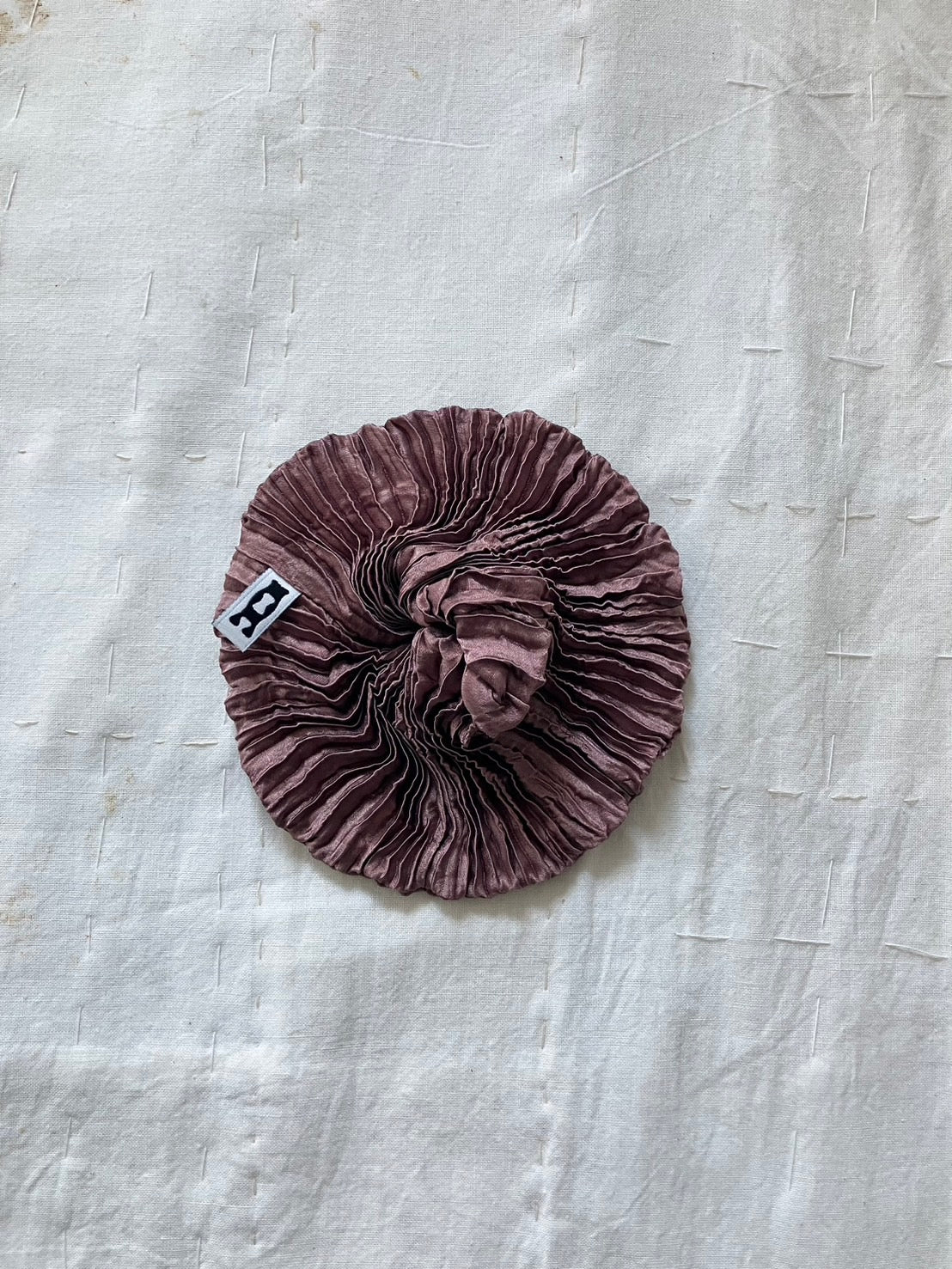 AZUR - Plissé Satin Silk Scrunchie - Mauve