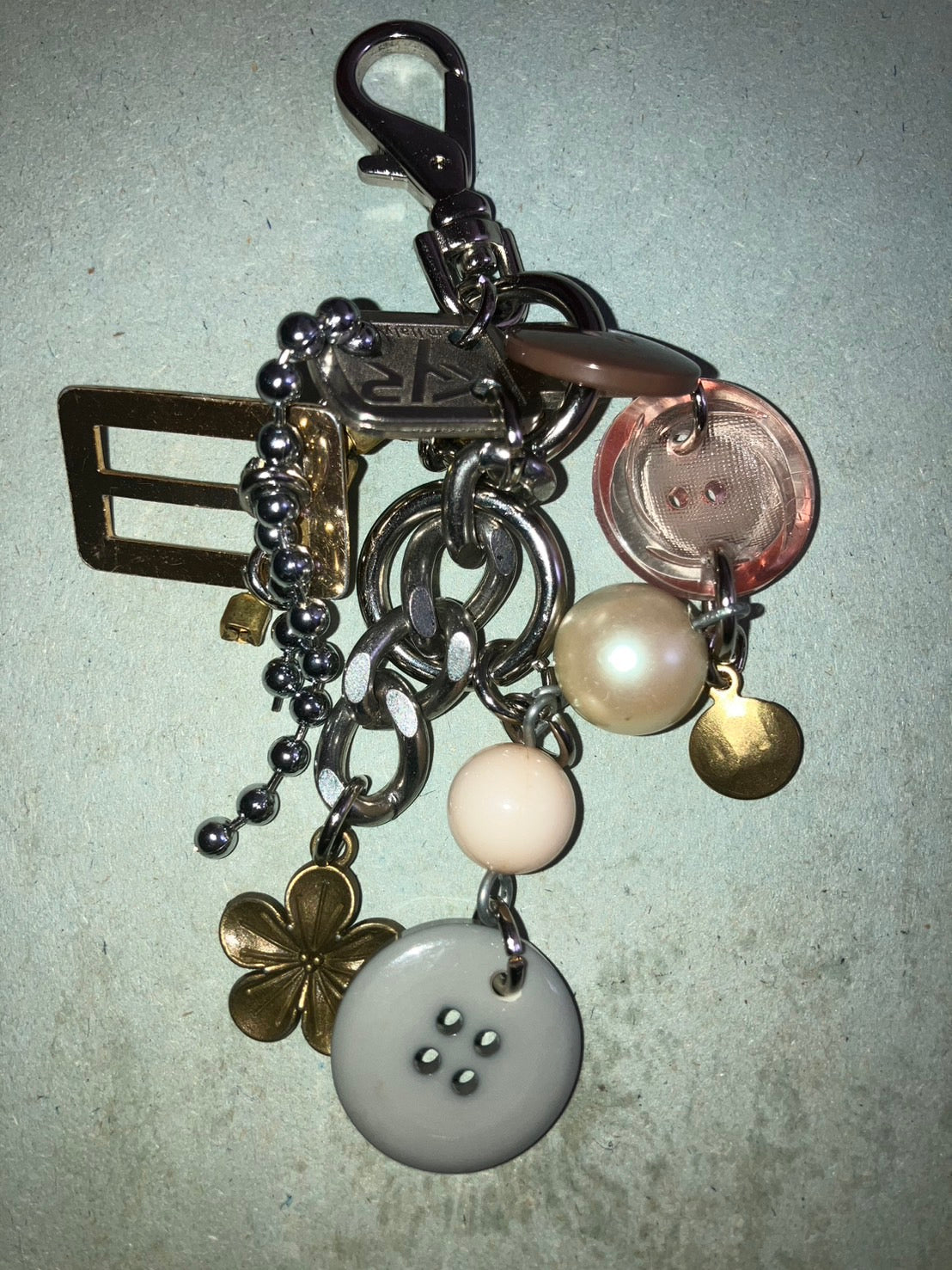LEO GON'DO - Drawing mini keychain 1