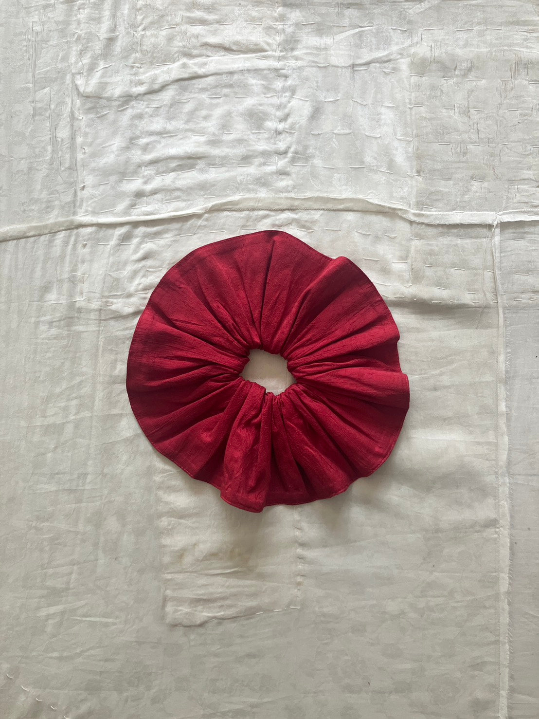 AZUR - Raw Silk Scrunchie - Fuchsia