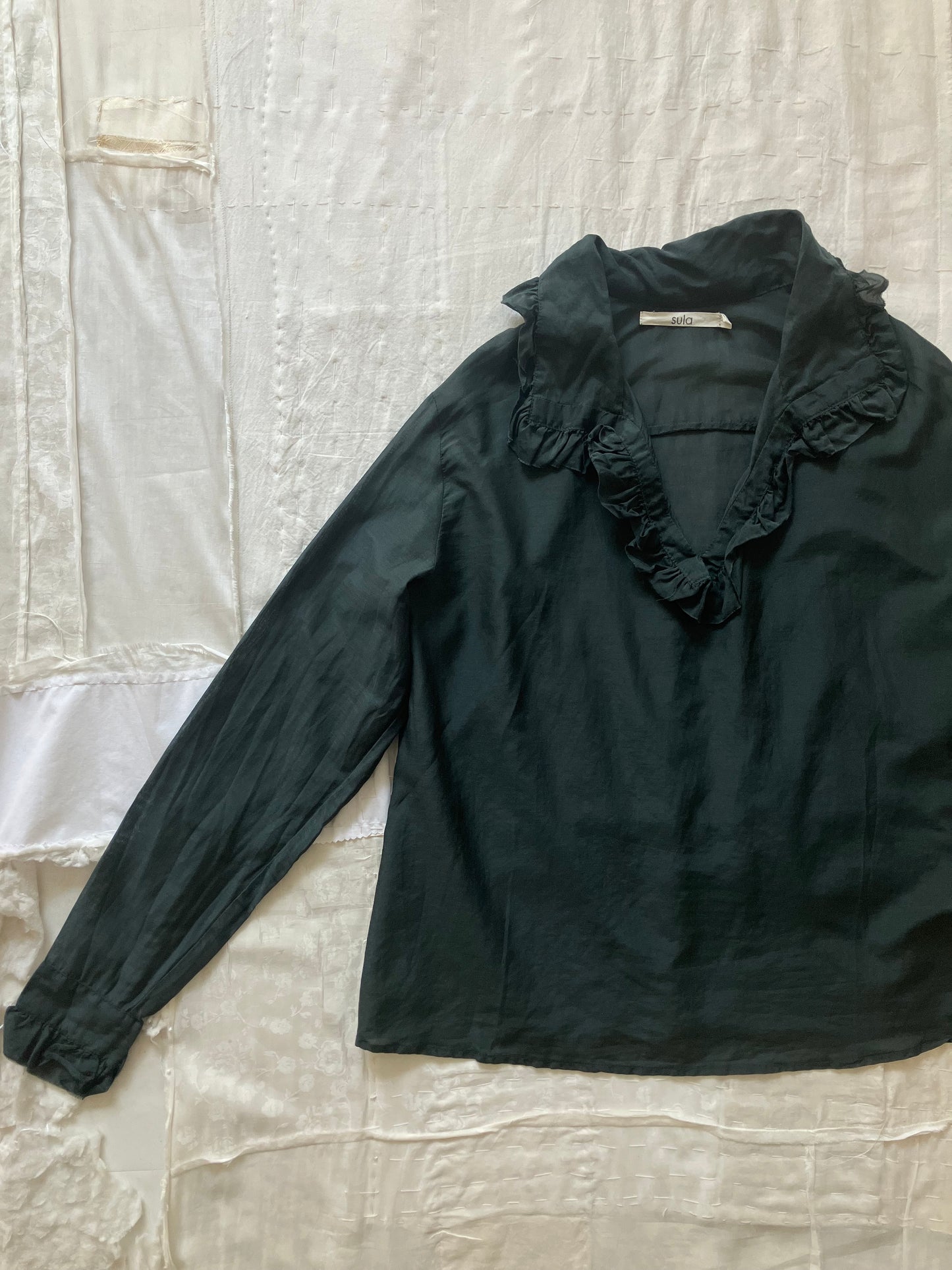 sula - frill blouse - jet set