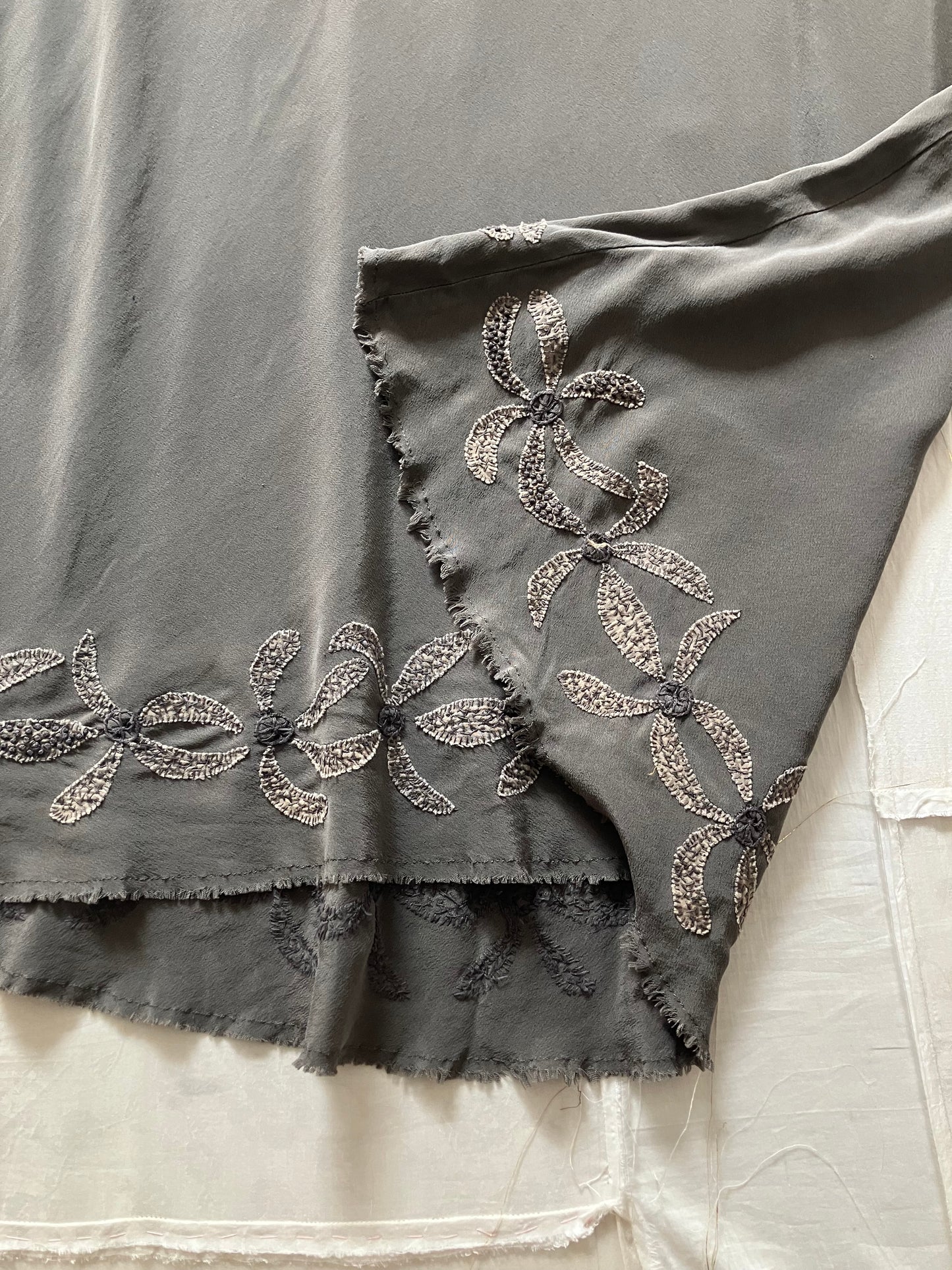 【Pre-loved】sula - cutwork skirt