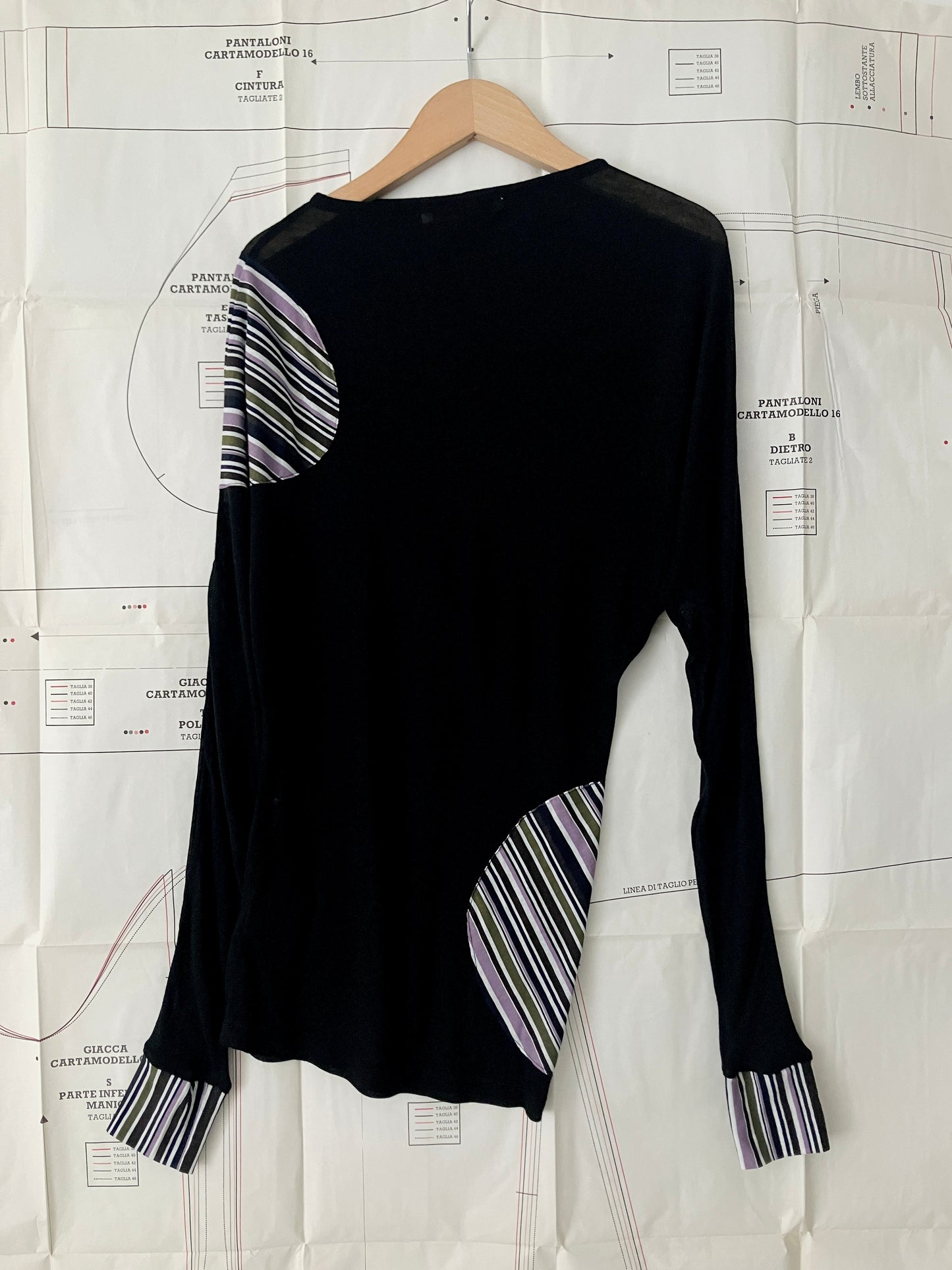 garbage core - ASYMMETRIC KNITTED TEE