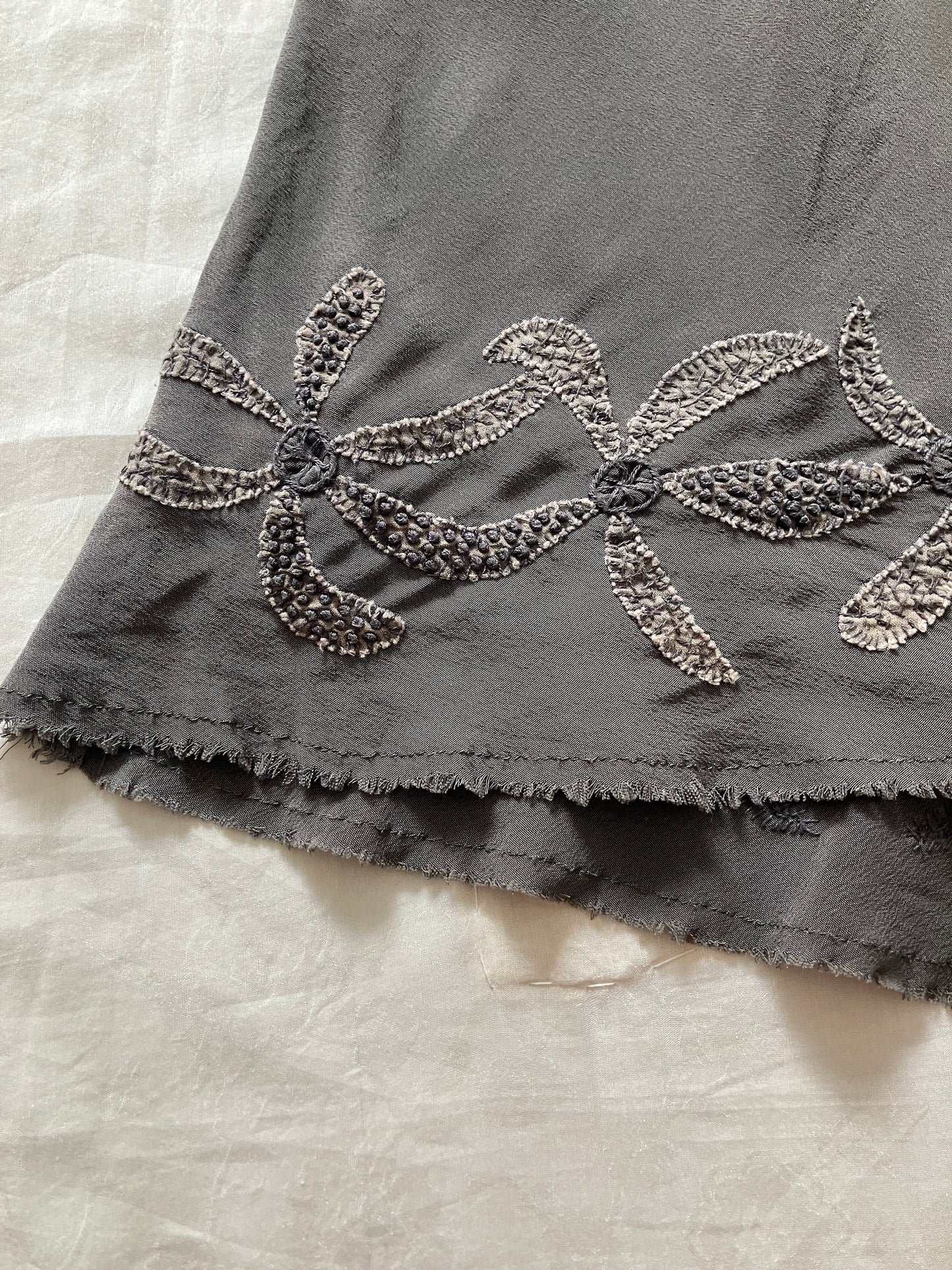 【Pre-loved】sula - cutwork skirt