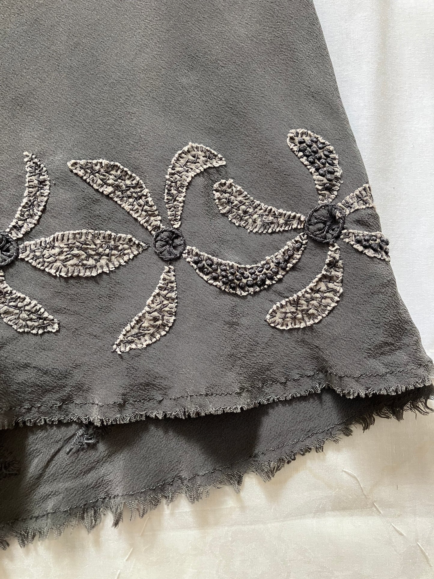 【Pre-loved】sula - cutwork skirt