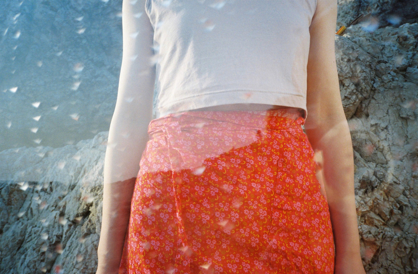 sula - daisy skirt - red flower