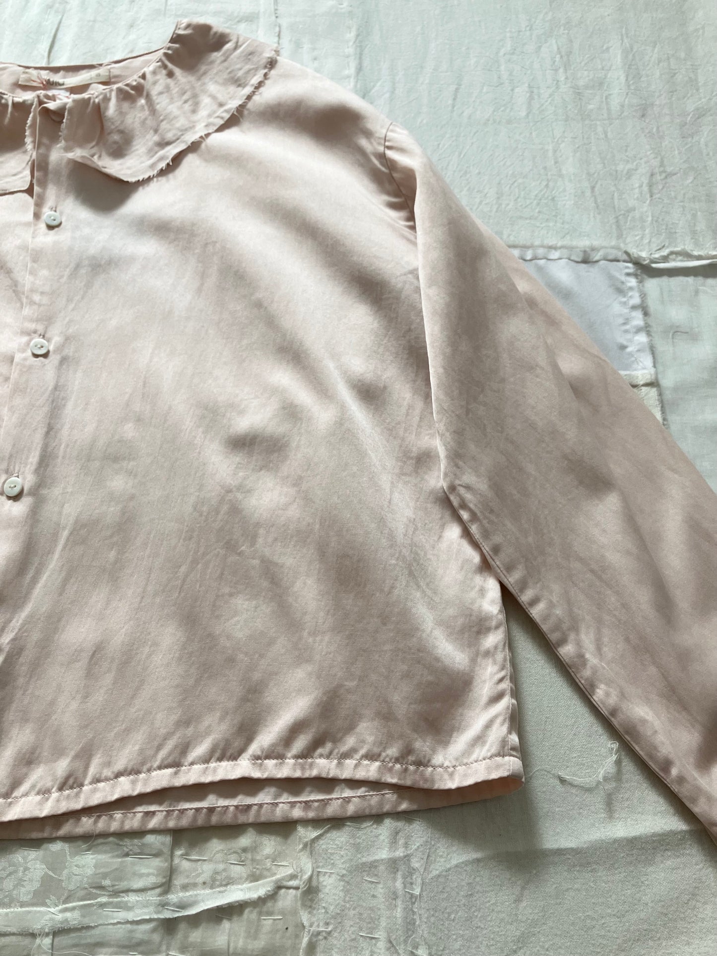 sula - pucked collar blouse - silk cotton satin - silver peony