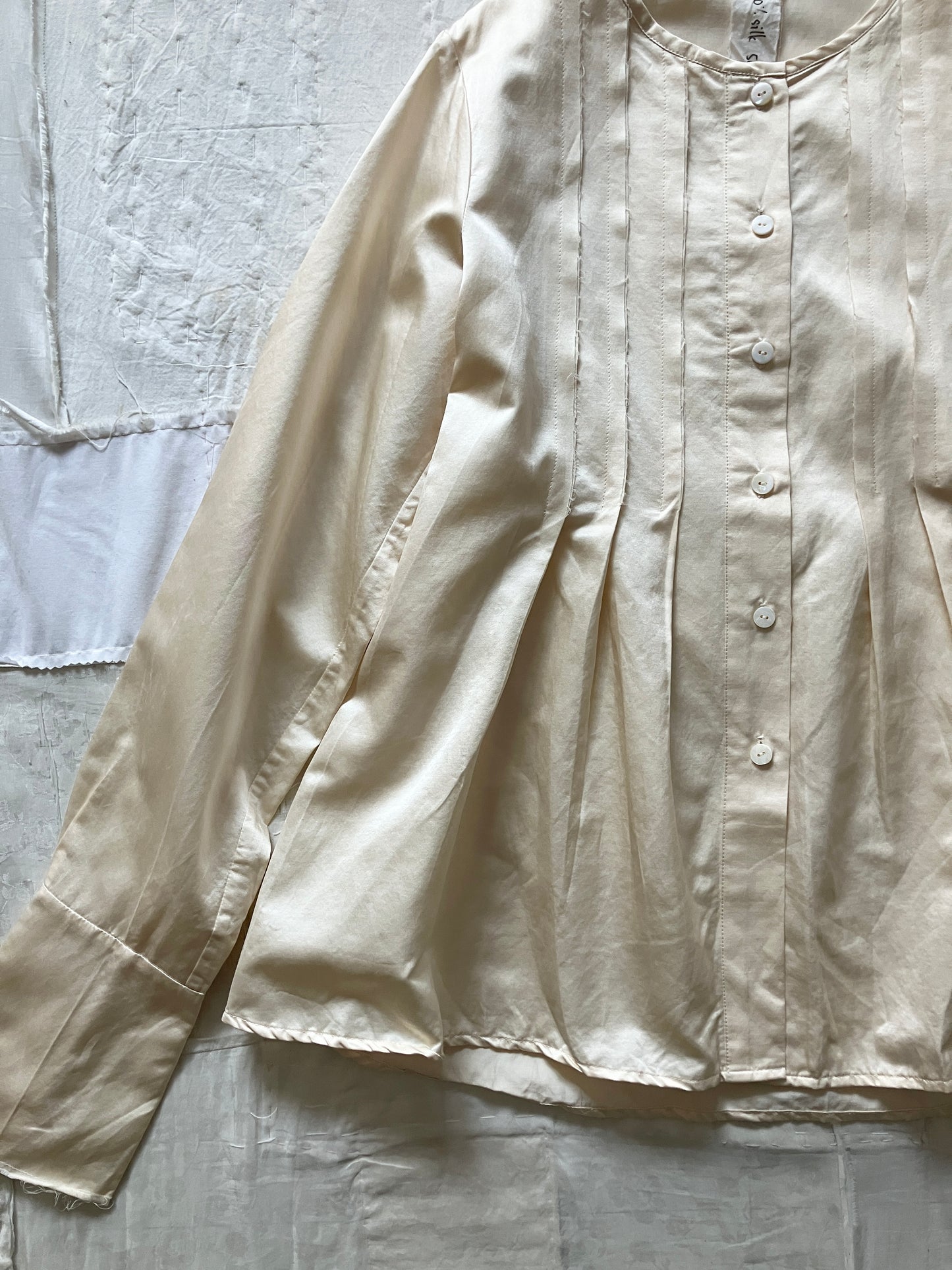 sula - pleat shirt silk cotton satin - eggnog