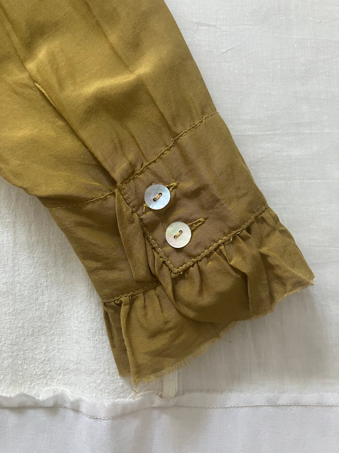 sula - frill blouse - tabacco