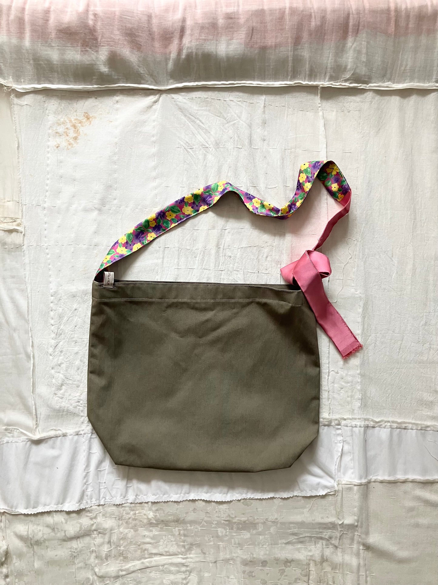 garbage core - ghi ri gò ri / ら く が き - BAG 1