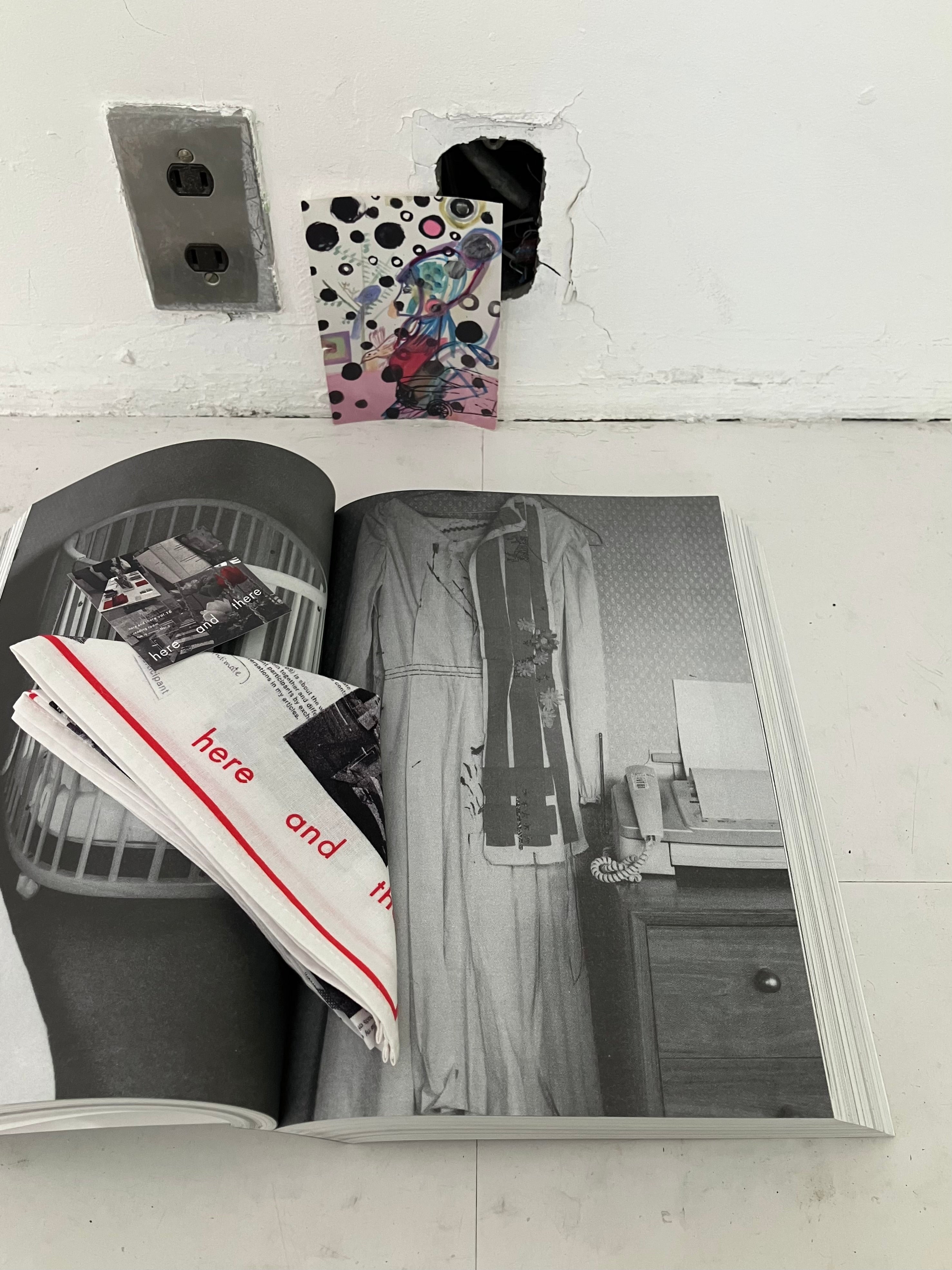 here and there ハンカチ&ステッカーセット – Seasonvoice Online