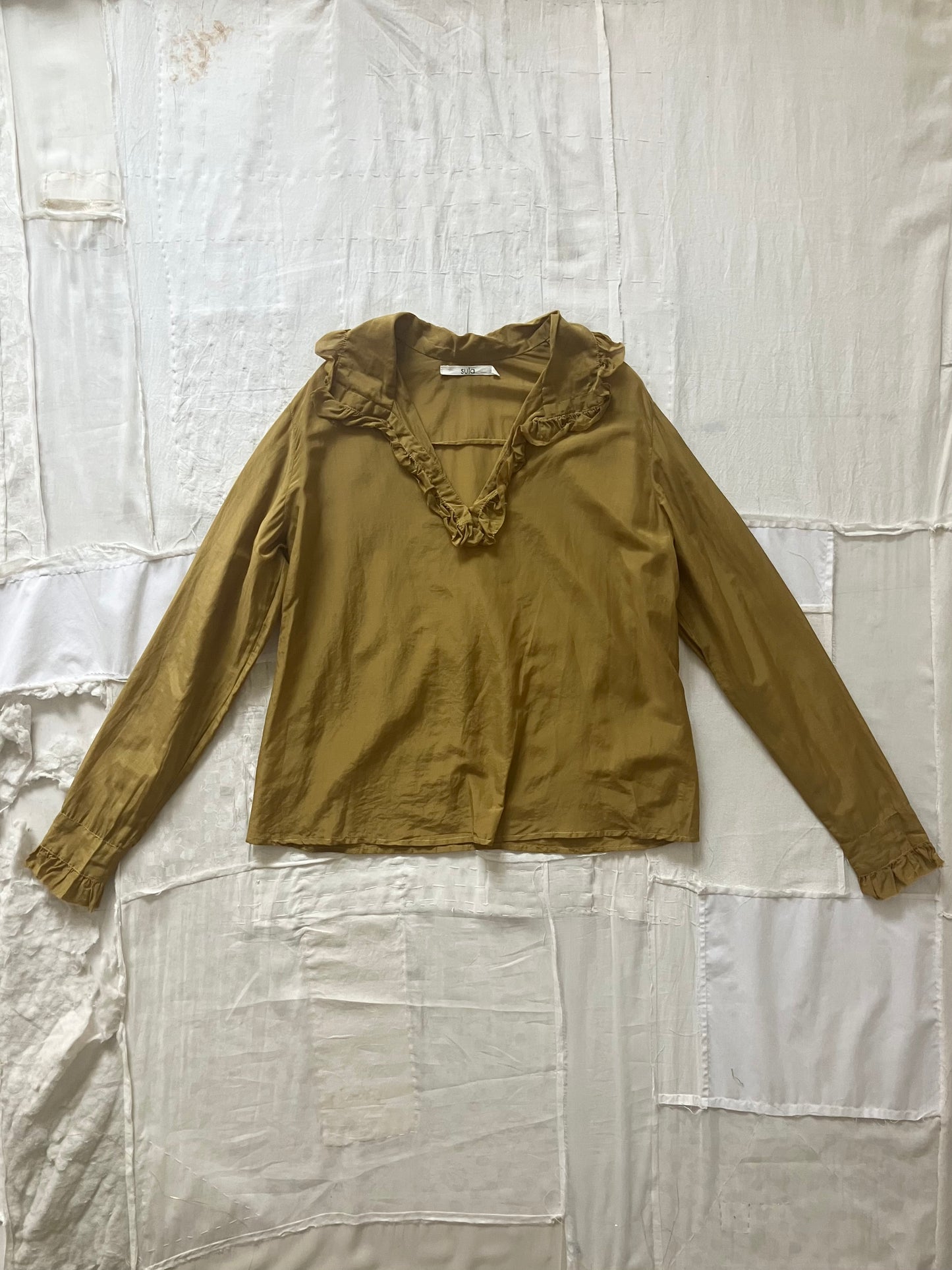 sula - frill blouse - tabacco