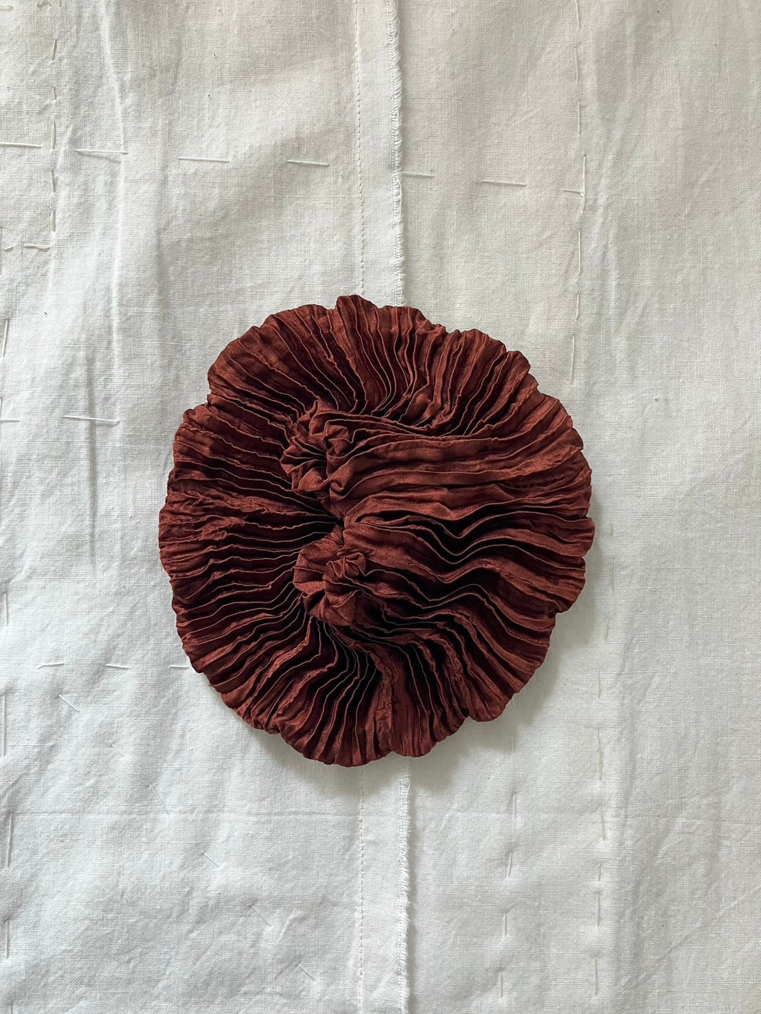 AZUR - Plissé Satin Silk Scrunchie - Mahogany