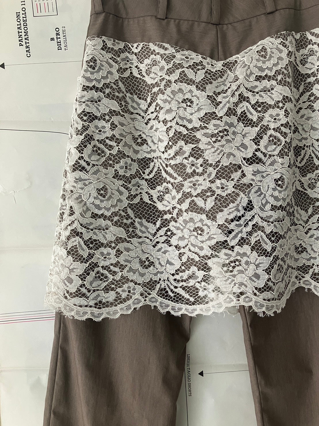 garbage core - LACES SKIRT TROUSERS