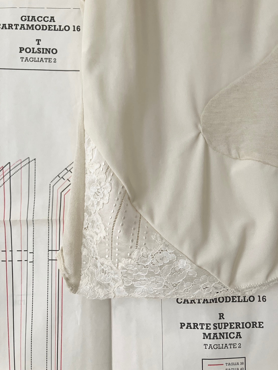 garbage core - LACES INTARSIO TEE