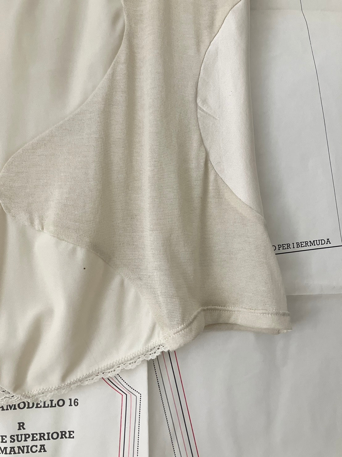 garbage core - LACES INTARSIO TEE