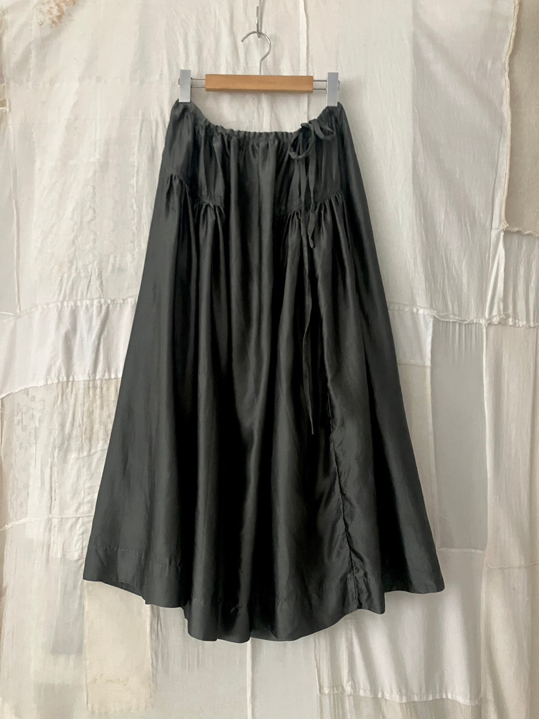 sula - new frida skirt - gunmetal