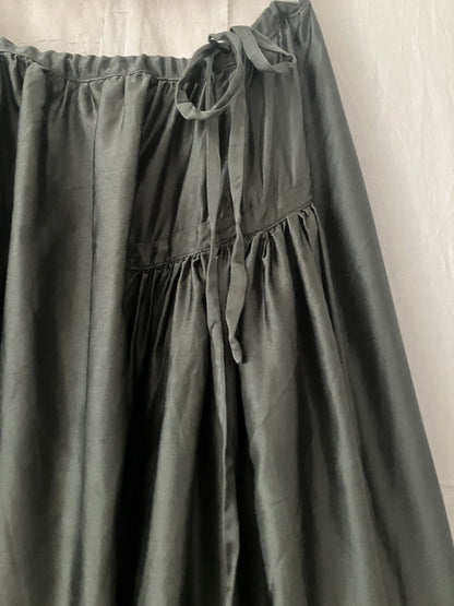 sula - new frida skirt - gunmetal