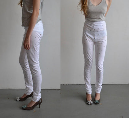 everyone's mother - Diamond Leggings - Cloud
