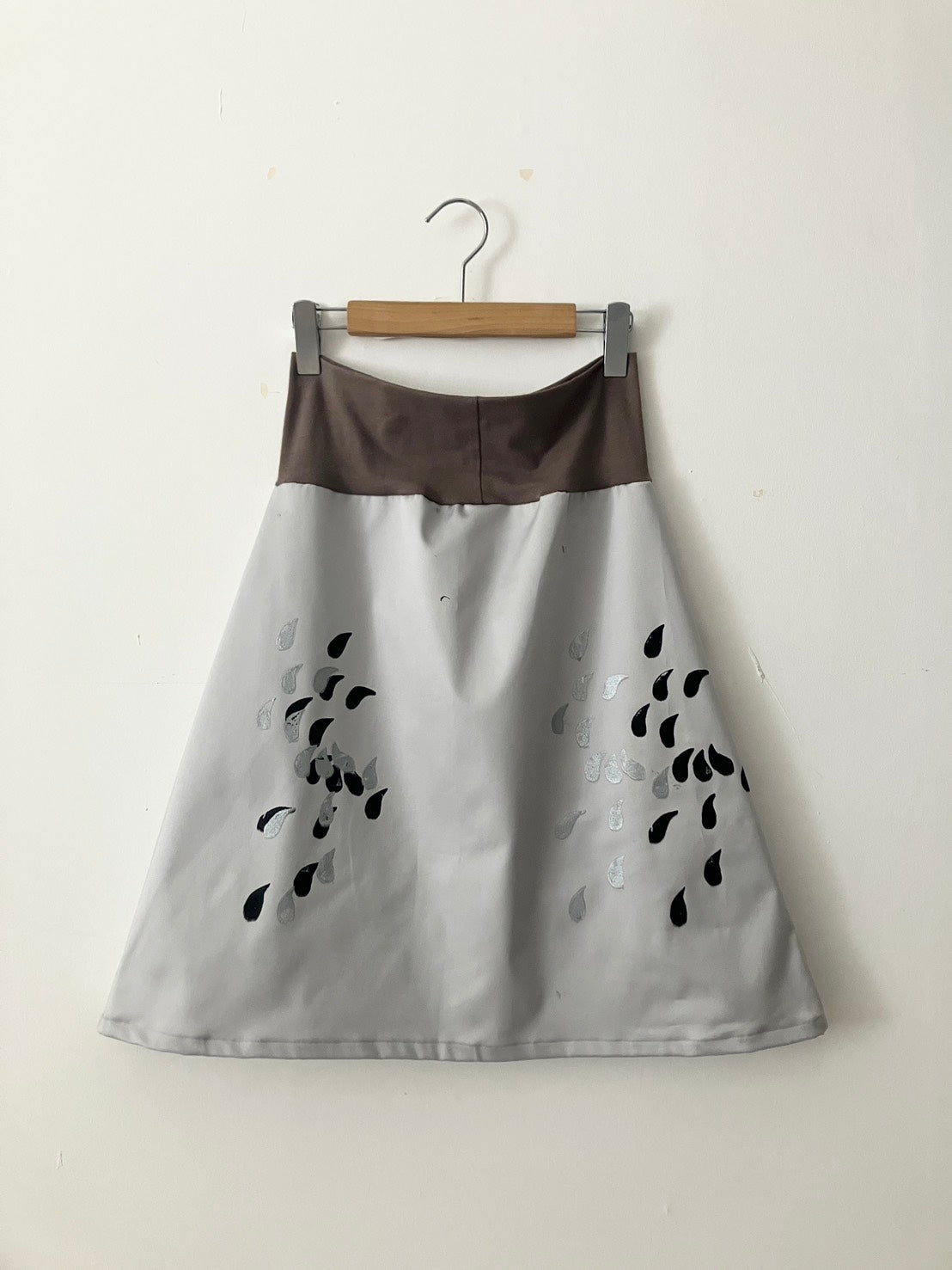 everyone's mother - Tear Skirt - Silver
