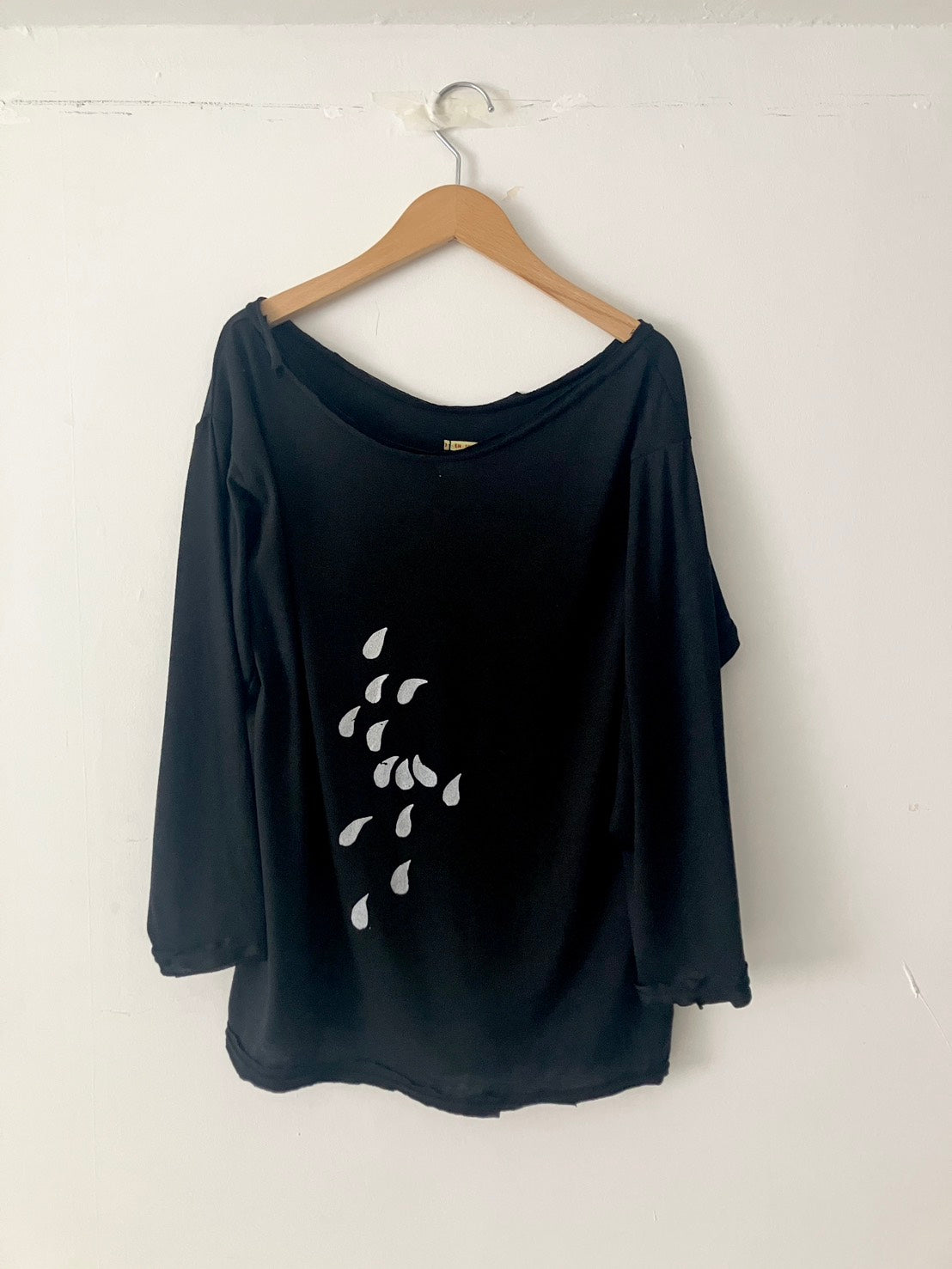 everyone's mother - Tear Long Sleeve - Cavern